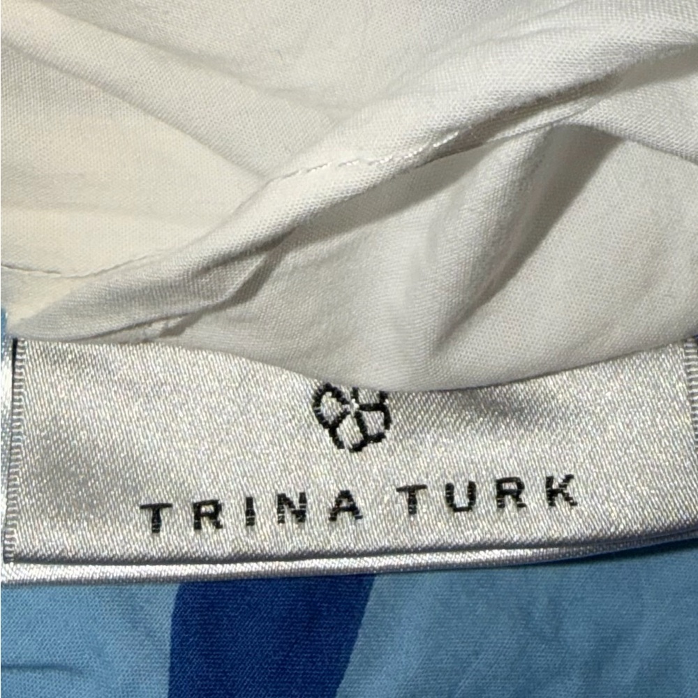 Trina Turk (2) Pillow Shams With A Large Abstract Floral Pattern - Picture 6 of 8